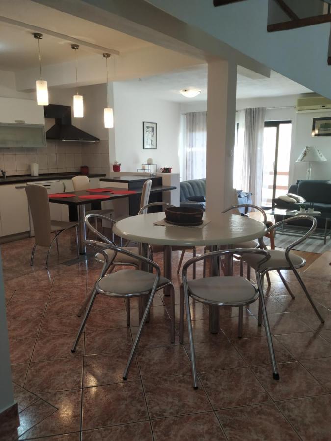 Apartmani Deleut Novi Vinodolski Εξωτερικό φωτογραφία